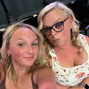 Meet your Posher, Julie